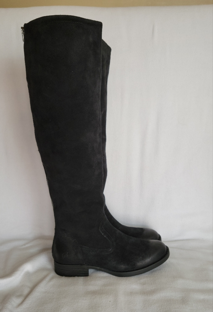 Born Women's Black Suede Borman boots size 6